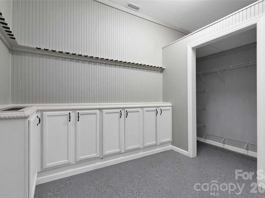 180 Notlvsi Court, Brevard, NC 28712.  MLS# CAR4357315, YatesRealty ID 10280. 