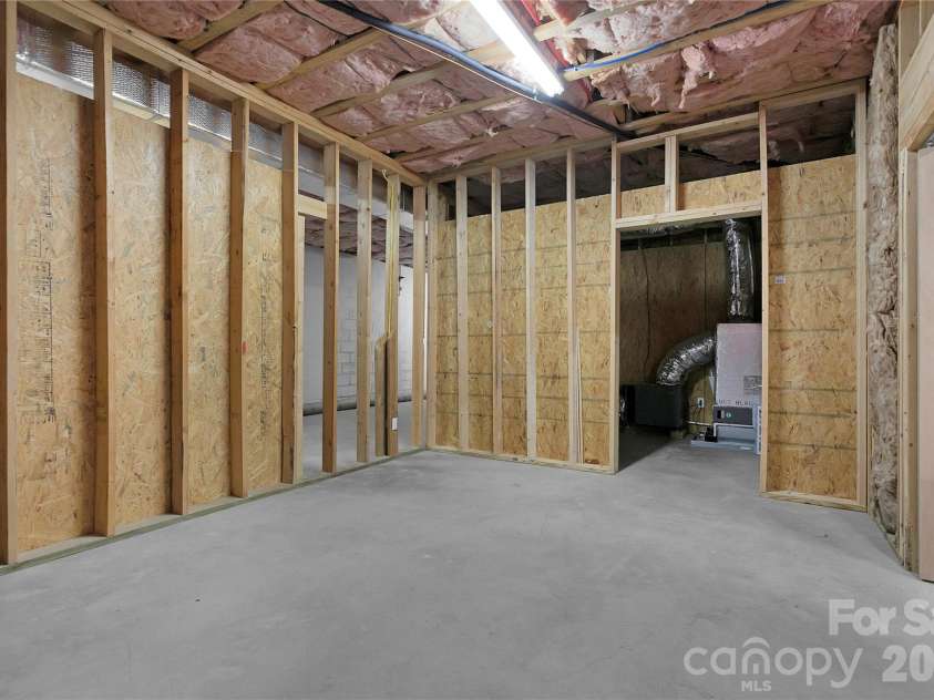 180 Notlvsi Court, Brevard, NC 28712.  MLS# CAR4357315, YatesRealty ID 10280. 
