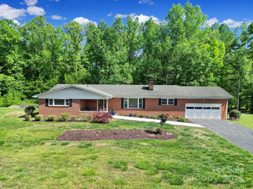 5938 Mundy Road, Denver, NC 28037.  MLS# CAR4247964, YatesRealty ID 10280. 