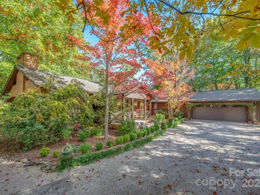 550 Ridgetop Road, Tryon, NC 28782.  MLS# CAR4195337, YatesRealty ID 10281. 