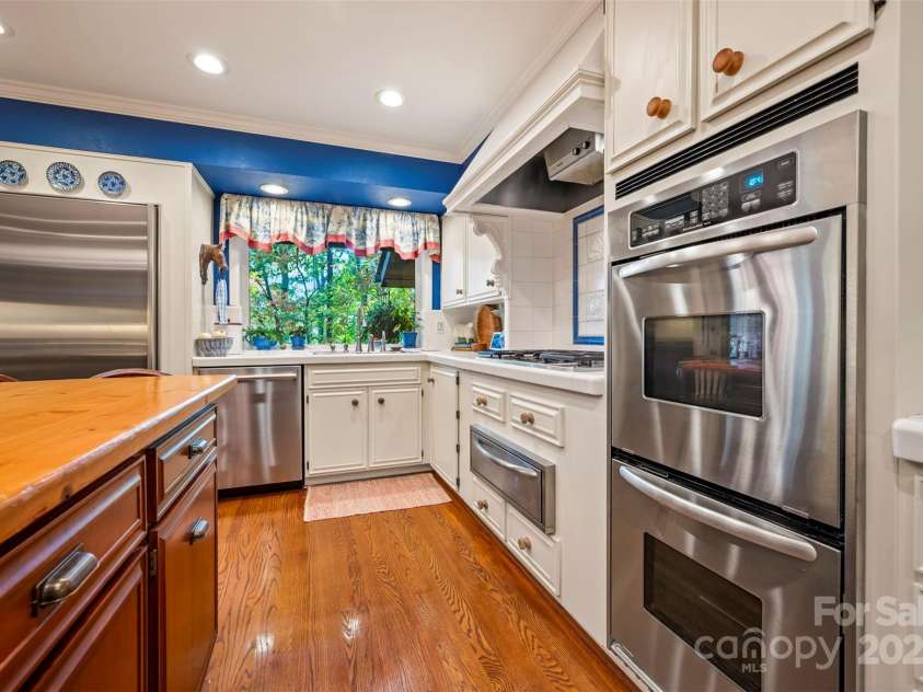 550 Ridgetop Road, Tryon, NC 28782.  MLS# CAR4195337, YatesRealty ID 10281. 