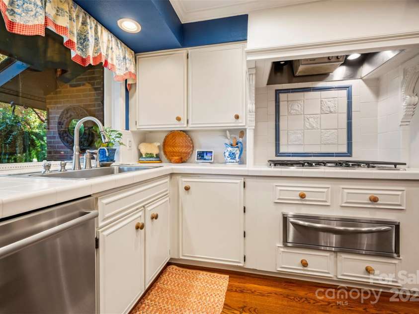 550 Ridgetop Road, Tryon, NC 28782.  MLS# CAR4195337, YatesRealty ID 10281. 