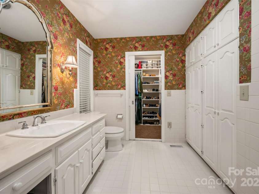 550 Ridgetop Road, Tryon, NC 28782.  MLS# CAR4195337, YatesRealty ID 10281. 