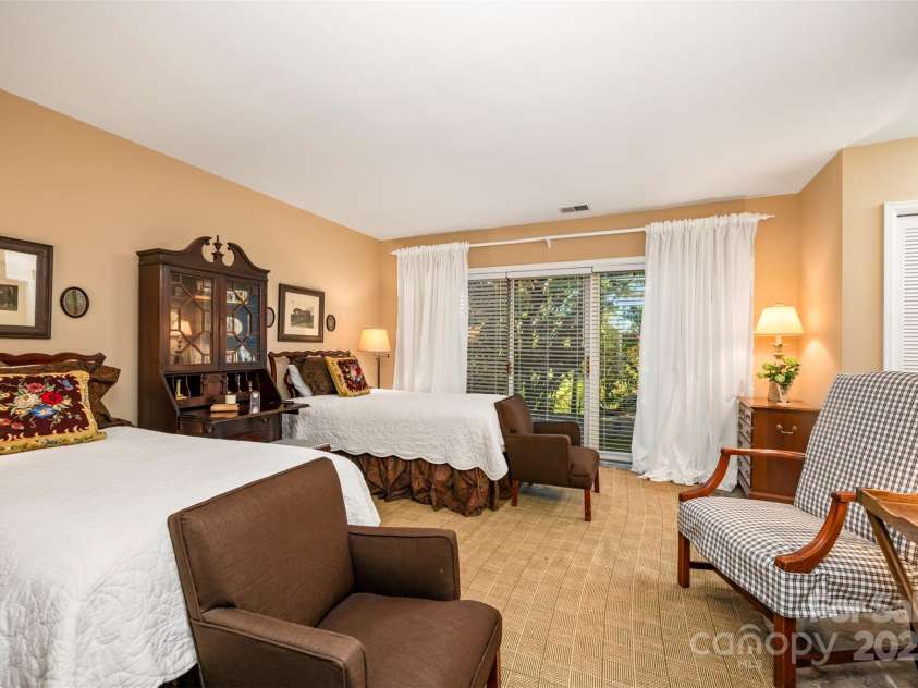 550 Ridgetop Road, Tryon, NC 28782.  MLS# CAR4195337, YatesRealty ID 10281. 