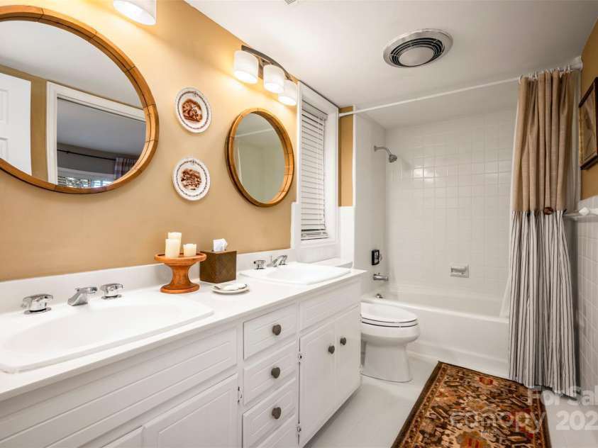 550 Ridgetop Road, Tryon, NC 28782.  MLS# CAR4195337, YatesRealty ID 10281. 