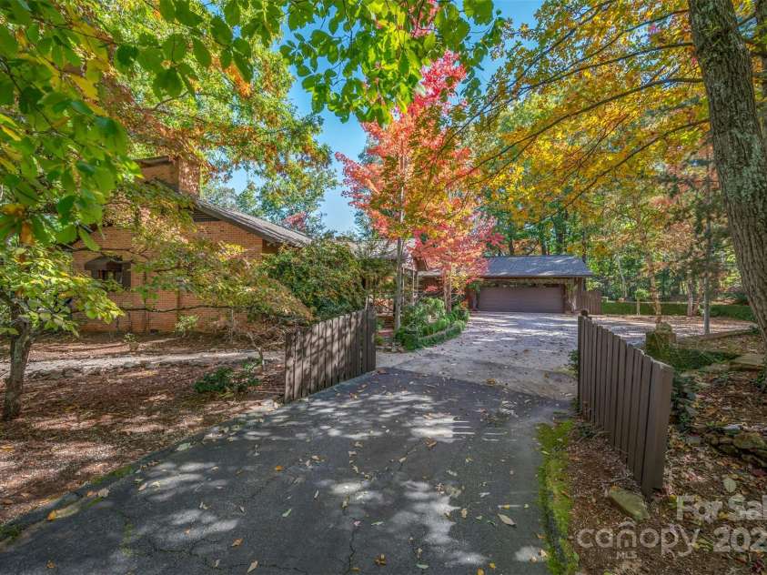 550 Ridgetop Road, Tryon, NC 28782.  MLS# CAR4195337, YatesRealty ID 10281. 