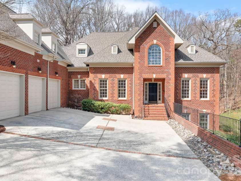 4247 Old Course Drive, Charlotte, NC 28277.  MLS# CAR4346855, YatesRealty ID 10282. 