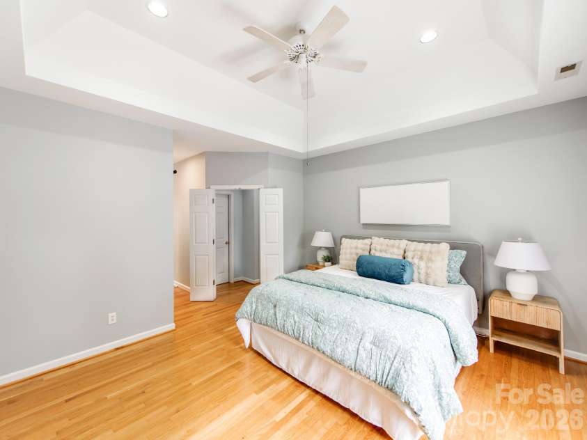 7015 Oakview Lane, Charlotte, NC 28226.  MLS# CAR4365862, YatesRealty ID 10283. 