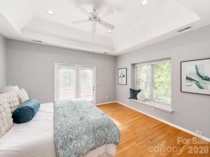 7015 Oakview Lane, Charlotte, NC 28226.  MLS# CAR4365862, YatesRealty ID 10283. 