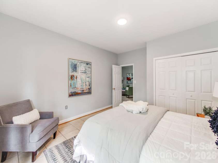 7015 Oakview Lane, Charlotte, NC 28226.  MLS# CAR4365862, YatesRealty ID 10283. 