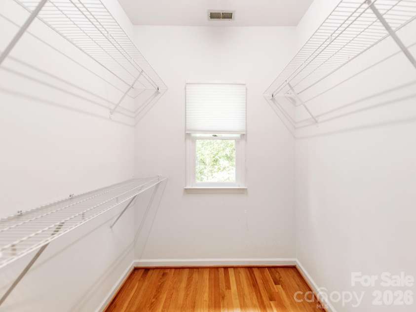 7015 Oakview Lane, Charlotte, NC 28226.  MLS# CAR4365862, YatesRealty ID 10283. 