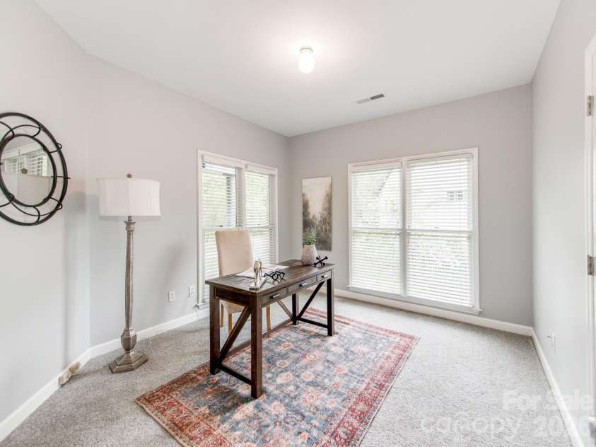 7015 Oakview Lane, Charlotte, NC 28226.  MLS# CAR4365862, YatesRealty ID 10283. 