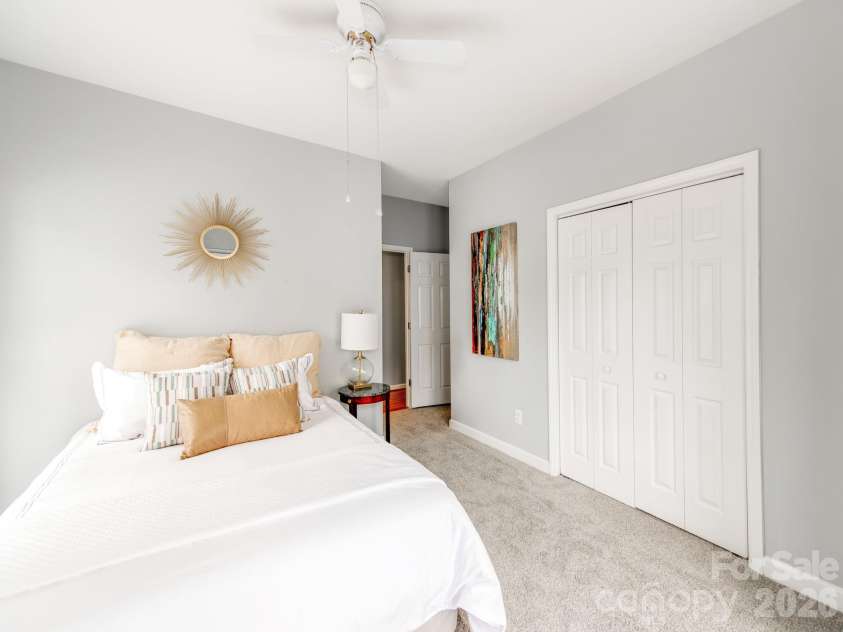 7015 Oakview Lane, Charlotte, NC 28226.  MLS# CAR4365862, YatesRealty ID 10283. 