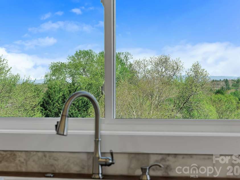 234 Erwin Hills Road, Asheville, NC 28806.  MLS# CAR4367293, YatesRealty ID 10284. 