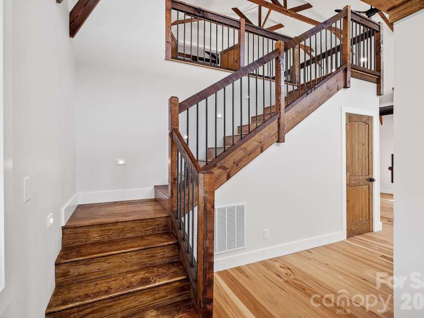 234 Erwin Hills Road, Asheville, NC 28806.  MLS# CAR4367293, YatesRealty ID 10284. 