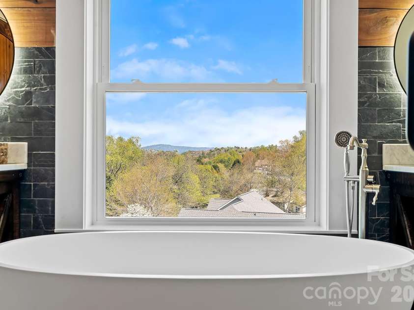 234 Erwin Hills Road, Asheville, NC 28806.  MLS# CAR4367293, YatesRealty ID 10284. 