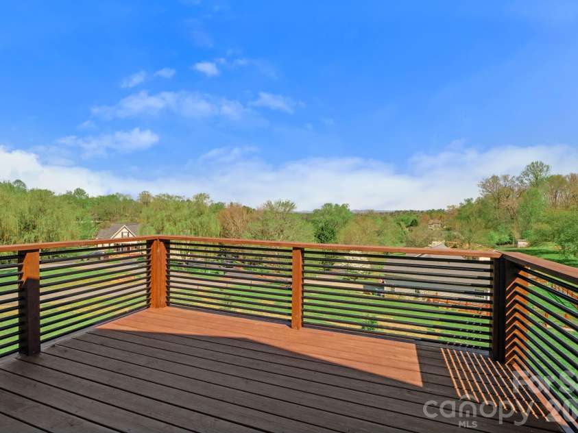 234 Erwin Hills Road, Asheville, NC 28806.  MLS# CAR4367293, YatesRealty ID 10284. 