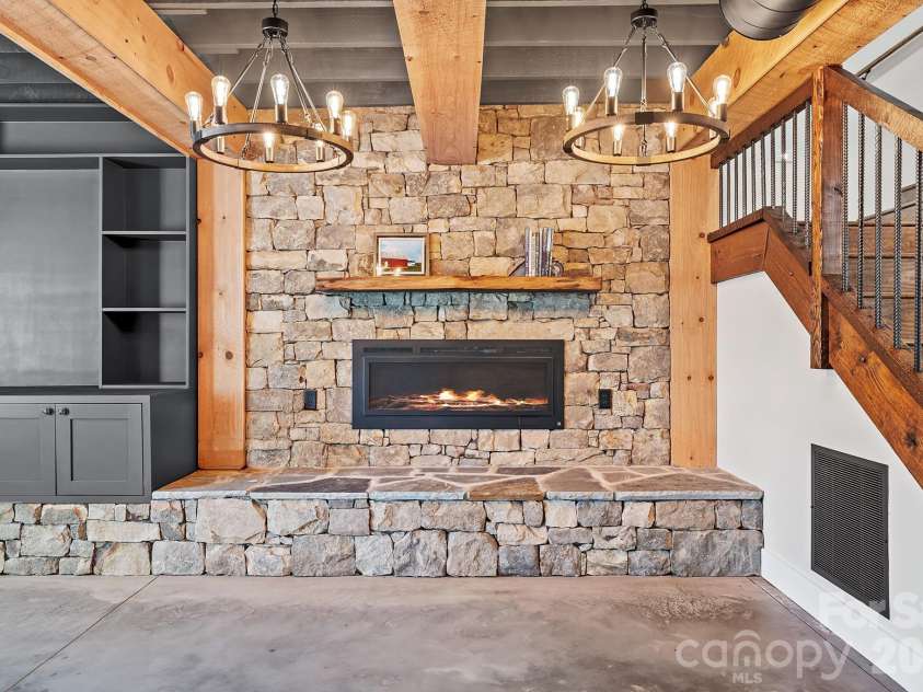 234 Erwin Hills Road, Asheville, NC 28806.  MLS# CAR4367293, YatesRealty ID 10284. 