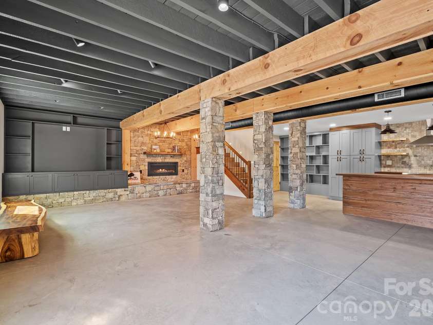 234 Erwin Hills Road, Asheville, NC 28806.  MLS# CAR4367293, YatesRealty ID 10284. 