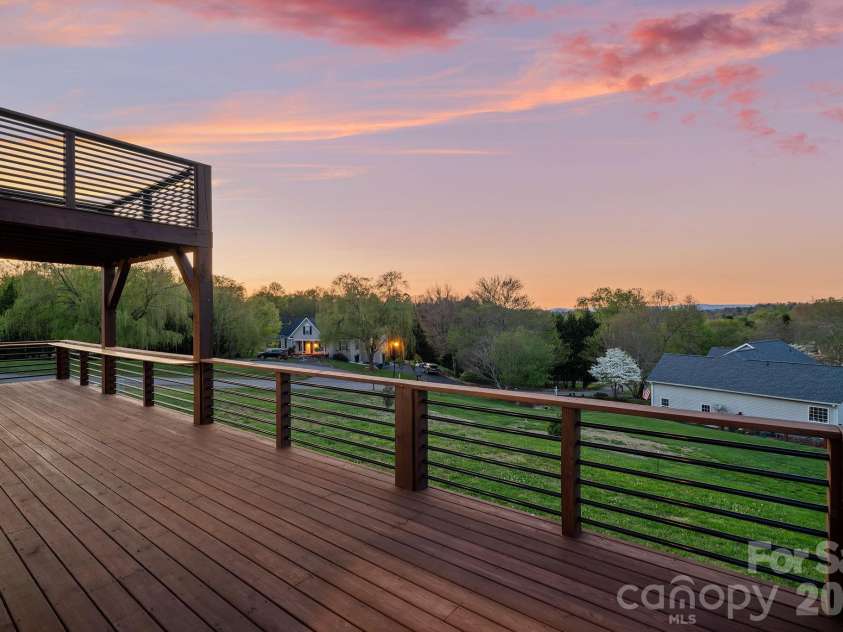 234 Erwin Hills Road, Asheville, NC 28806.  MLS# CAR4367293, YatesRealty ID 10284. 