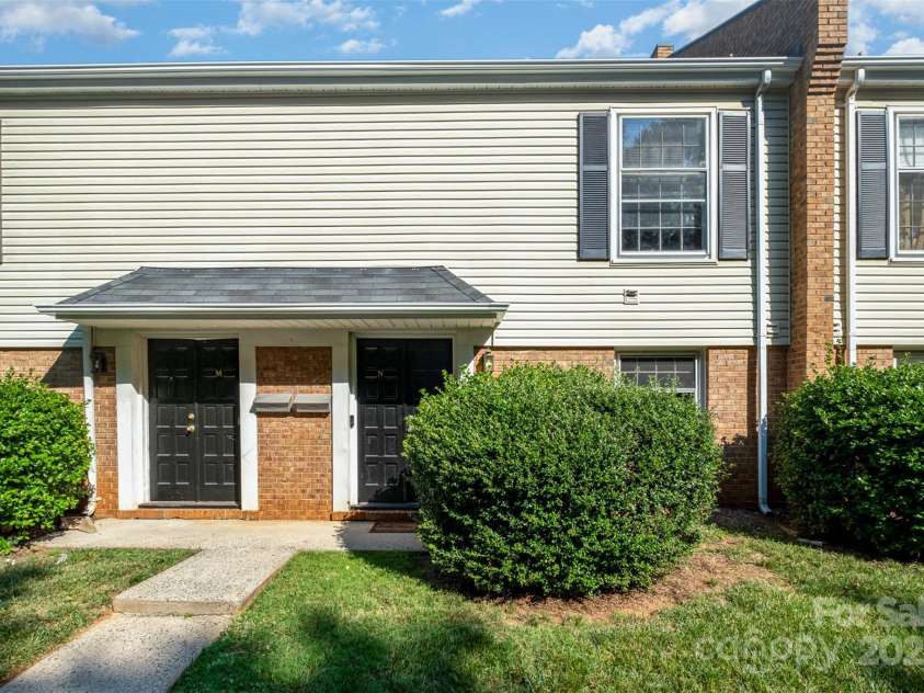 4609 Coronado Drive, Charlotte, NC 28212.  MLS# CAR4251784, YatesRealty ID 10284. 