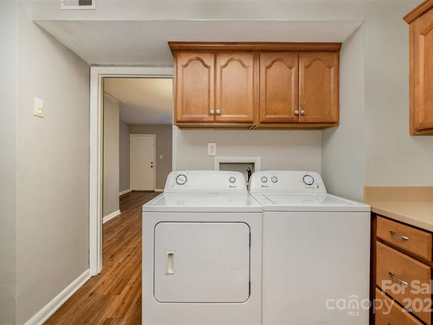 4609 Coronado Drive, Charlotte, NC 28212.  MLS# CAR4251784, YatesRealty ID 10284. 