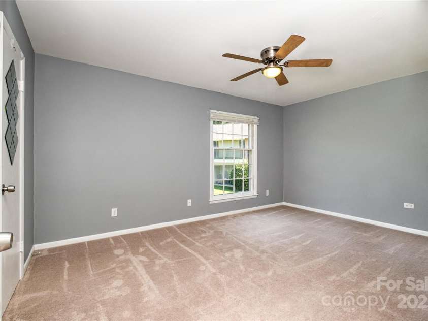 4609 Coronado Drive, Charlotte, NC 28212.  MLS# CAR4251784, YatesRealty ID 10284. 