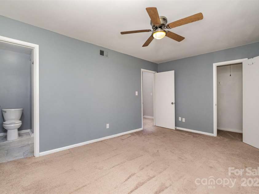 4609 Coronado Drive, Charlotte, NC 28212.  MLS# CAR4251784, YatesRealty ID 10284. 