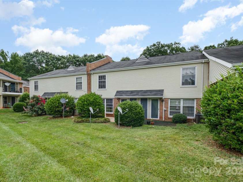4609 Coronado Drive, Charlotte, NC 28212.  MLS# CAR4251784, YatesRealty ID 10284. 