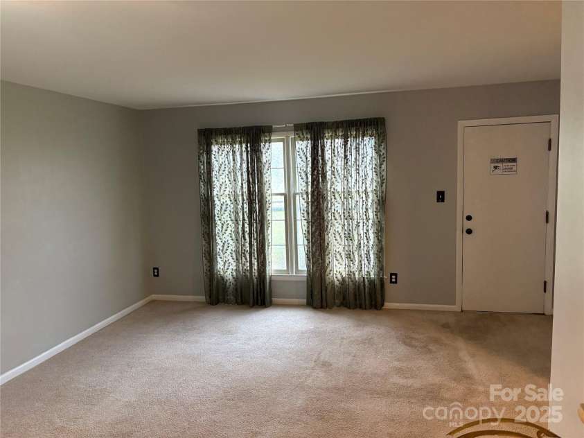 4609 Coronado Drive, Charlotte, NC 28212.  MLS# CAR4303005, YatesRealty ID 10284. 