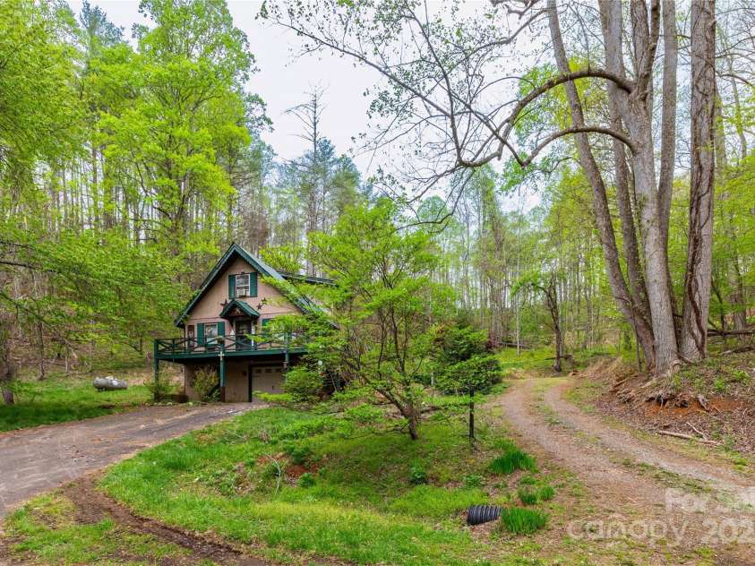 380 Echo Hill Drive, Green Mountain, NC 28740.  MLS# CAR4250746, YatesRealty ID 10285. 