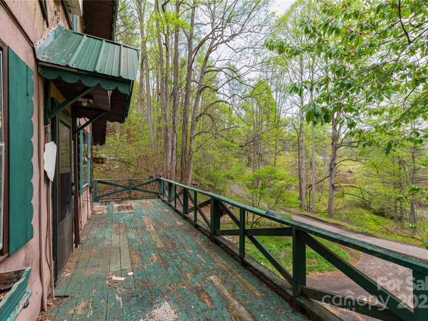 380 Echo Hill Drive, Green Mountain, NC 28740.  MLS# CAR4250746, YatesRealty ID 10285. 