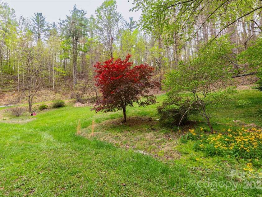 380 Echo Hill Drive, Green Mountain, NC 28740.  MLS# CAR4250746, YatesRealty ID 10285. 