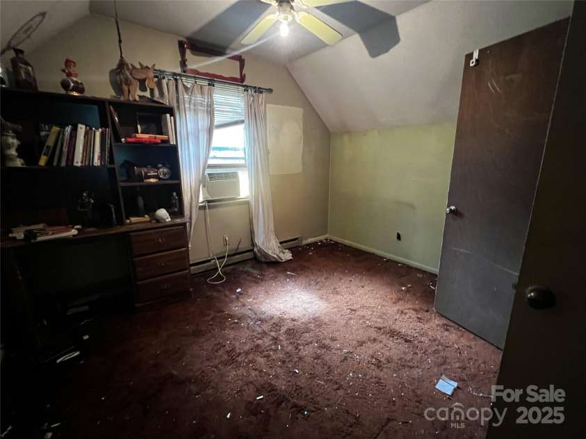 380 Echo Hill Drive, Green Mountain, NC 28740.  MLS# CAR4250746, YatesRealty ID 10285. Bedroom