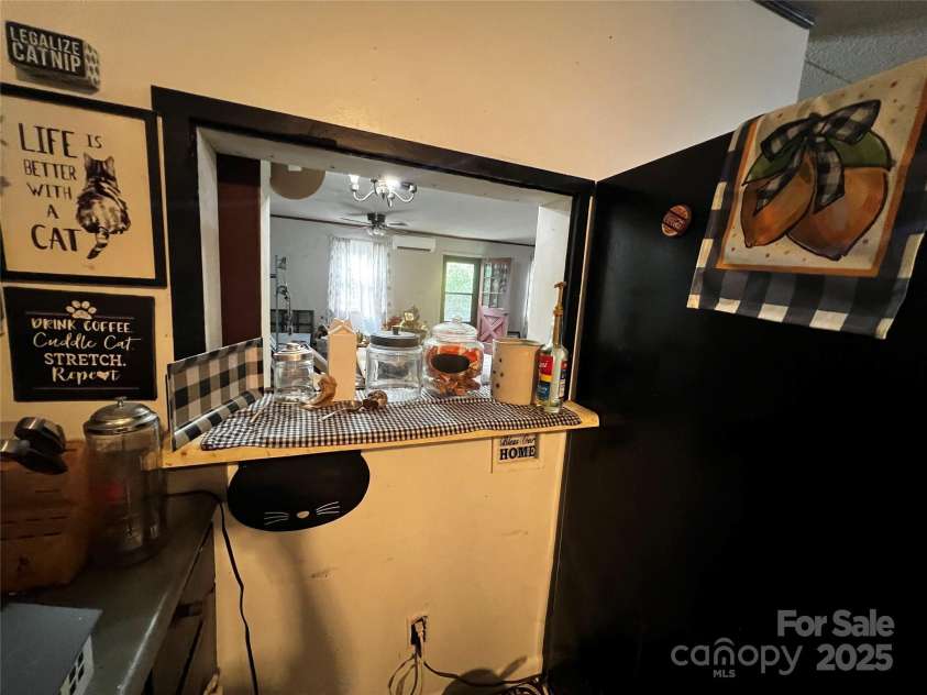 380 Echo Hill Drive, Green Mountain, NC 28740.  MLS# CAR4250746, YatesRealty ID 10285. Kitchen