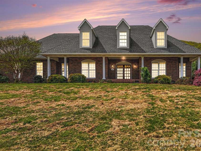 1021 Horse Rock Road, Hickory, NC 28602.  MLS# CAR4350465, YatesRealty ID 10286. 
