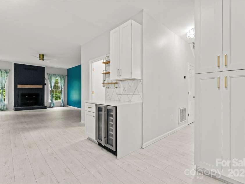 121 Northampton Drive, Mooresville, NC 28117.  MLS# CAR4250579, YatesRealty ID 10286. 