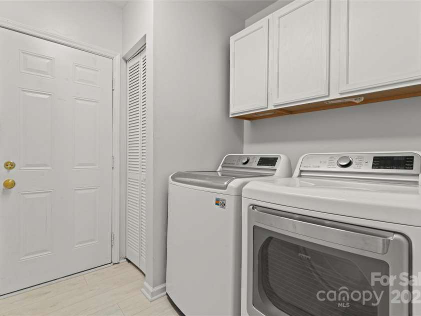 121 Northampton Drive, Mooresville, NC 28117.  MLS# CAR4250579, YatesRealty ID 10286. 
