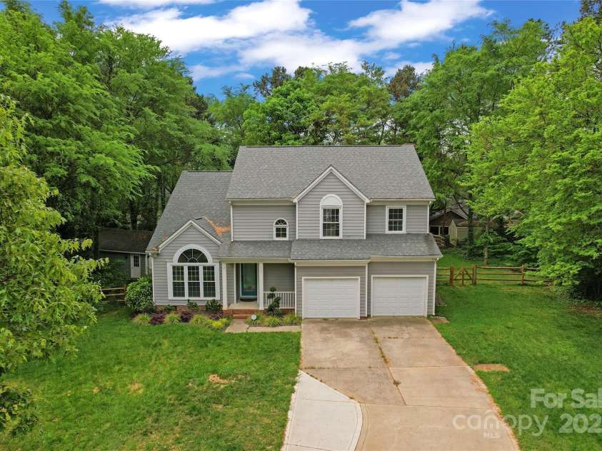 121 Northampton Drive, Mooresville, NC 28117.  MLS# CAR4250579, YatesRealty ID 10286. 