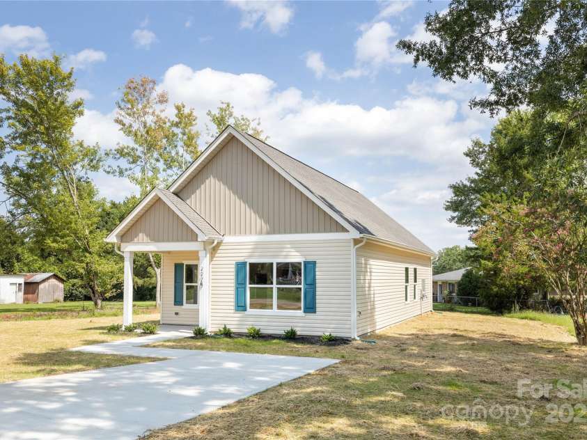 338 Hudson Street, Shelby, NC 28150.  MLS# CAR4219817, YatesRealty ID 10288. Representation