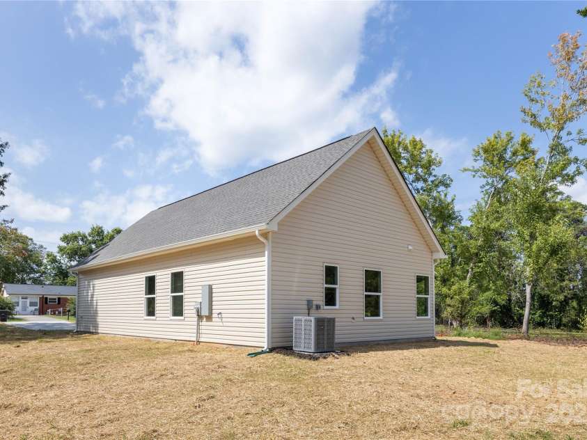 338 Hudson Street, Shelby, NC 28150.  MLS# CAR4219817, YatesRealty ID 10288. Representation