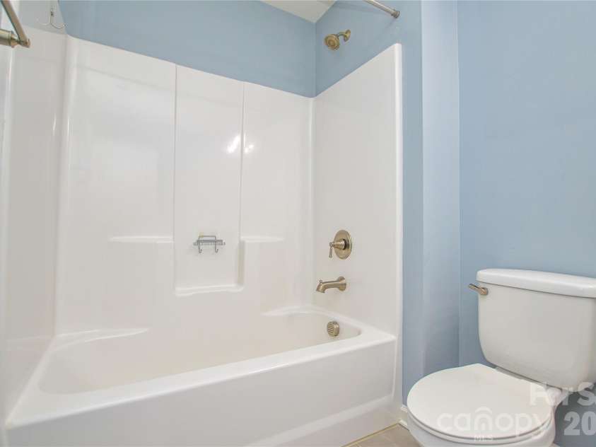 515 Cherry Blossom Avenue, Concord, NC 28027.  MLS# CAR4352090, YatesRealty ID 10288. 2nd Floor Bathroom