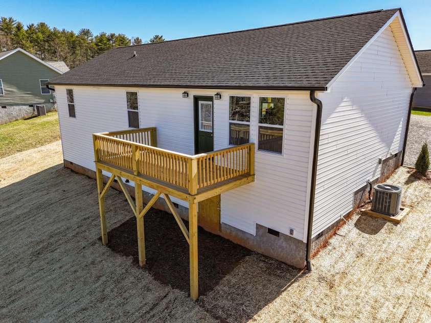 161 Wilson Farm Road, Weaverville, NC 28787.  MLS# CAR4216583, YatesRealty ID 10289. 