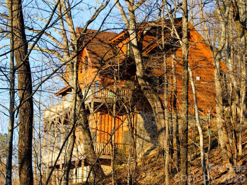 109 Overlook Point Lane, Lake Lure, NC 28746.  MLS# CAR4336925, YatesRealty ID 1029. 