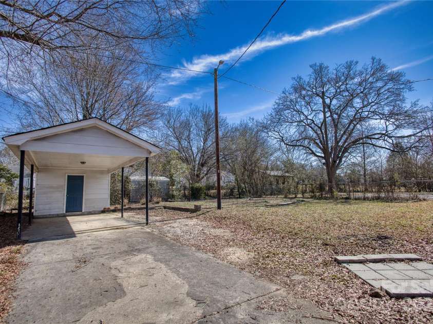 111 Courtland Street, Chester, SC 29706.  MLS# CAR4225632, YatesRealty ID 10290. 