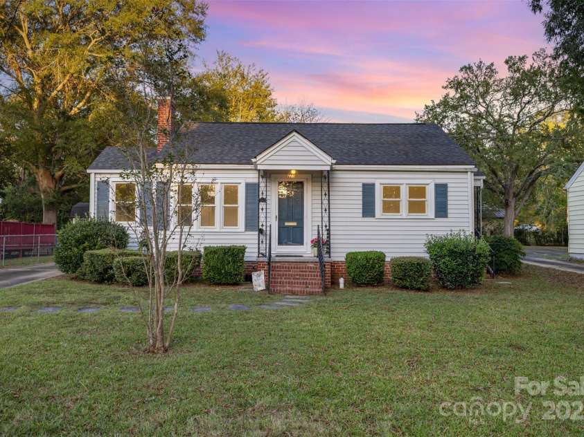 111 Courtland Street, Chester, SC 29706.  MLS# CAR4308603, YatesRealty ID 10290. 