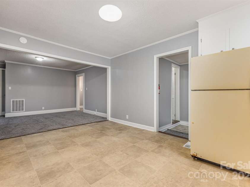 111 Courtland Street, Chester, SC 29706.  MLS# CAR4308603, YatesRealty ID 10290. 