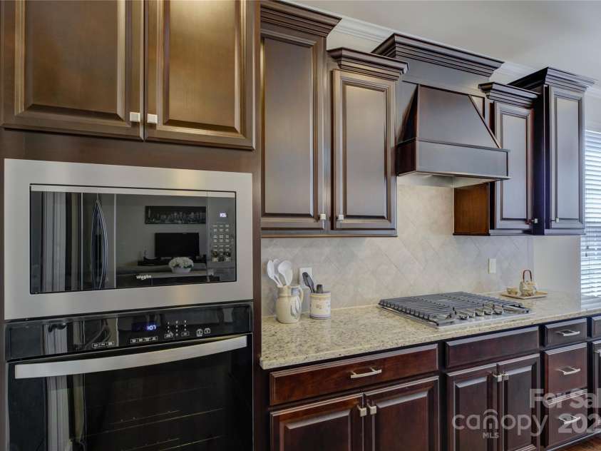 16524 Palisades Commons Drive, Charlotte, NC 28278.  MLS# CAR4241879, YatesRealty ID 10291. 