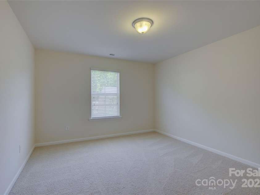 16524 Palisades Commons Drive, Charlotte, NC 28278.  MLS# CAR4241879, YatesRealty ID 10291. 