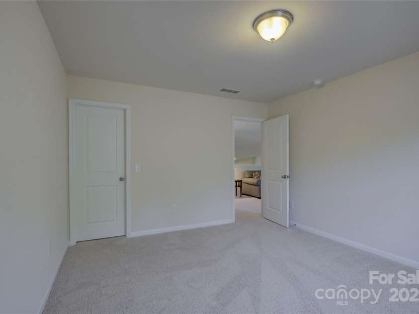 16524 Palisades Commons Drive, Charlotte, NC 28278.  MLS# CAR4241879, YatesRealty ID 10291. 